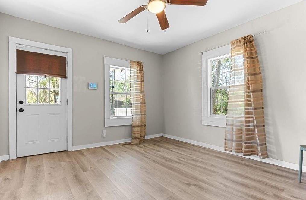 2164 Monroe Avenue - Photo 2