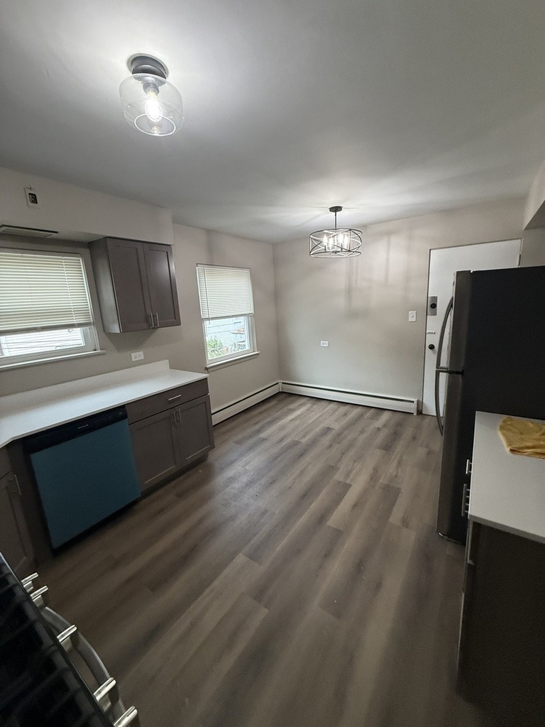 5721 W Addison Street - Photo 7
