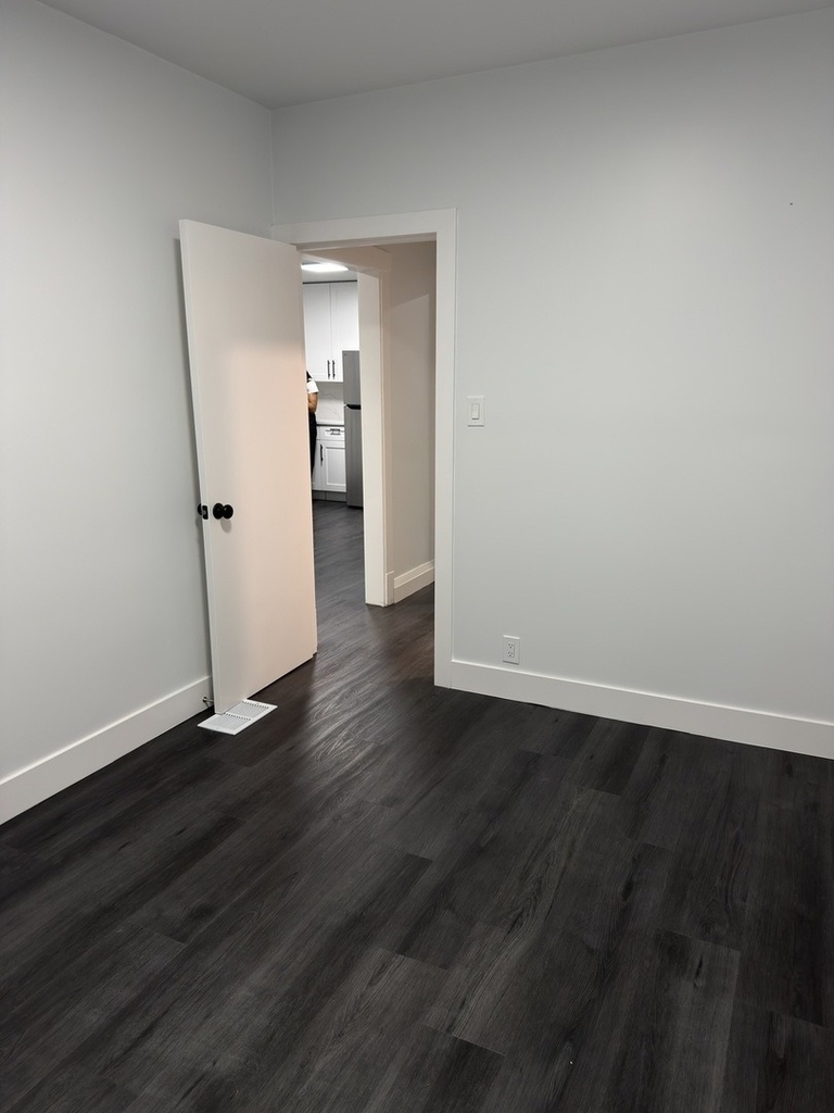 5620 N Major Avenue - Photo 5