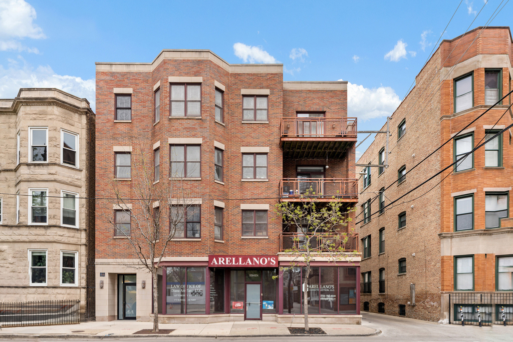 1056 W Lawrence Avenue - Photo 0