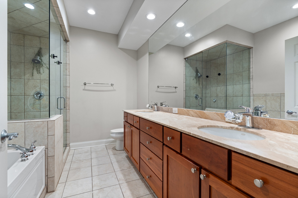 1056 W Lawrence Avenue - Photo 11