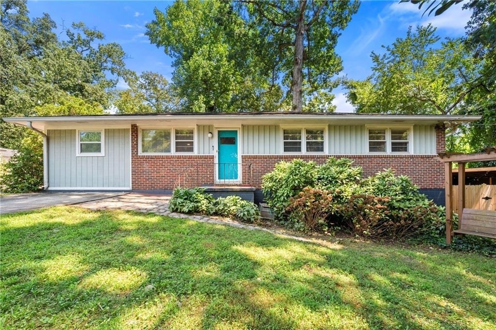 811 Whelchel - Photo 0