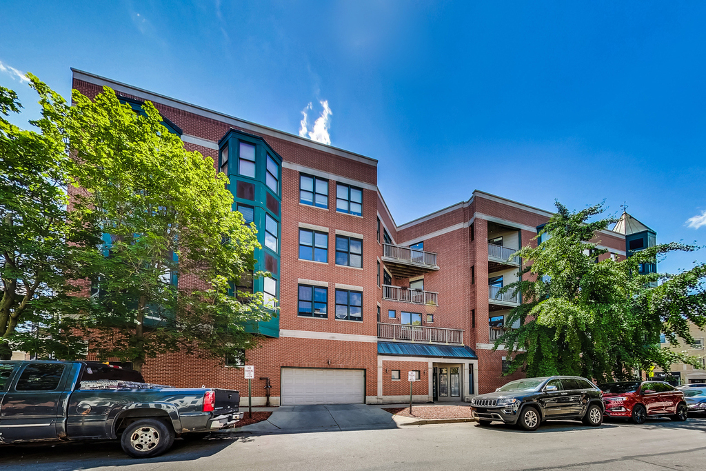 845 W Altgeld Street - Photo 1