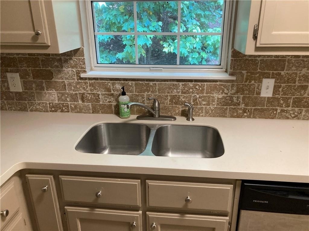 6110 Lakeside Court - Photo 6