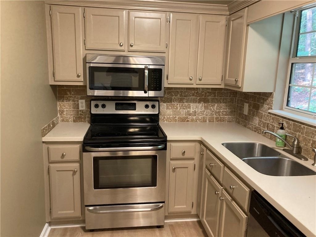 6110 Lakeside Court - Photo 4