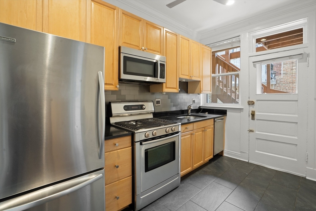 733 W Bittersweet Place - Photo 5