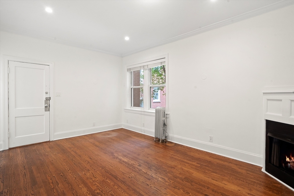 733 W Bittersweet Place - Photo 3