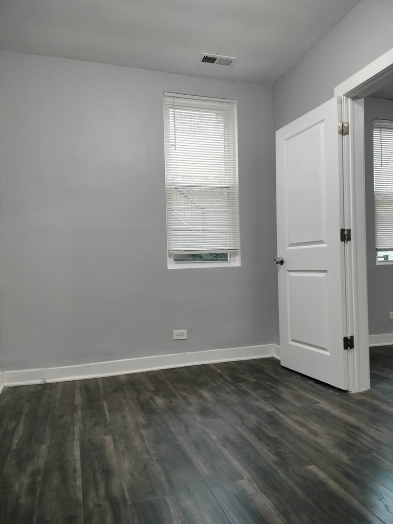 4802 S Winchester Avenue - Photo 3