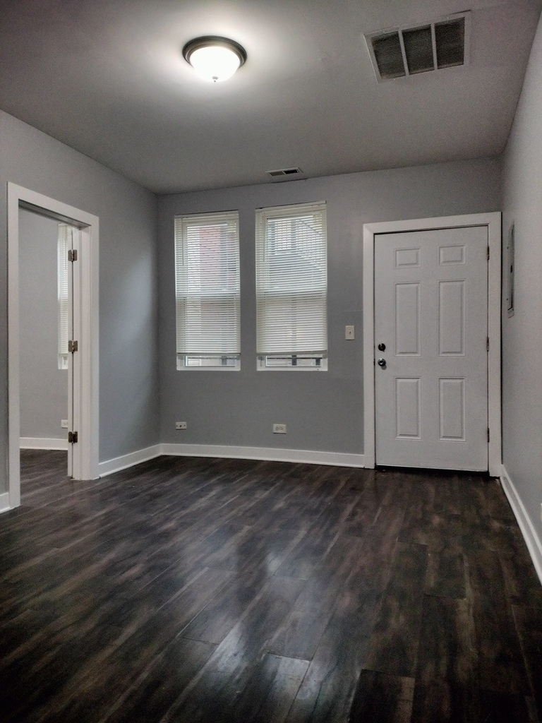 4802 S Winchester Avenue - Photo 1