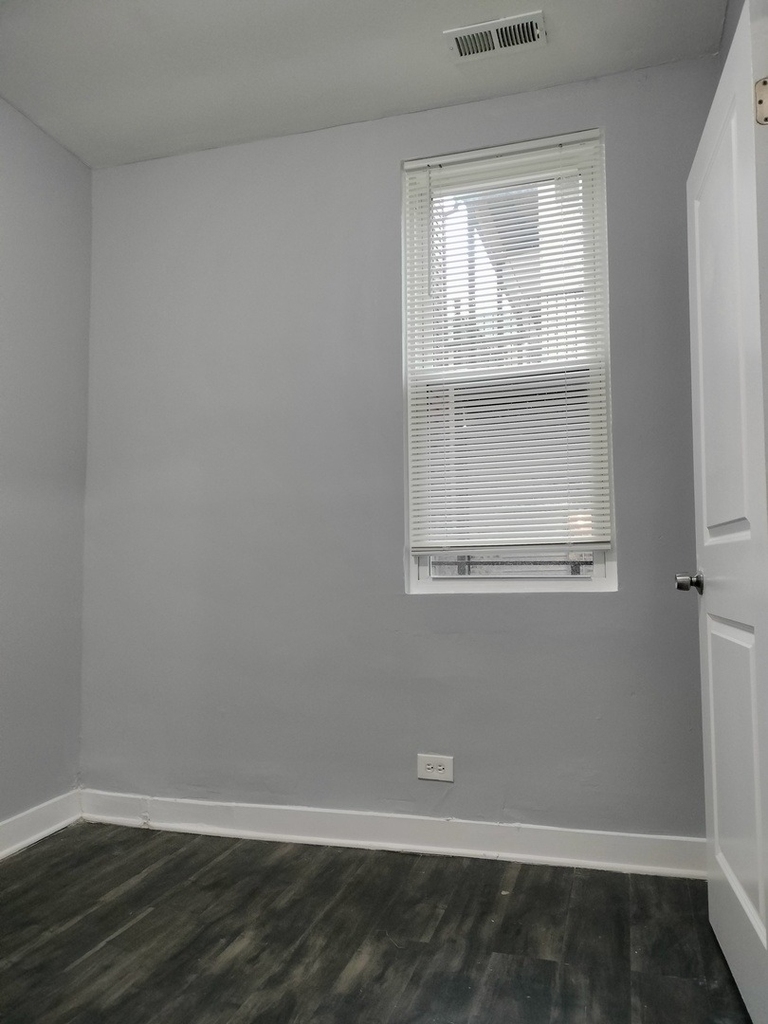4802 S Winchester Avenue - Photo 4
