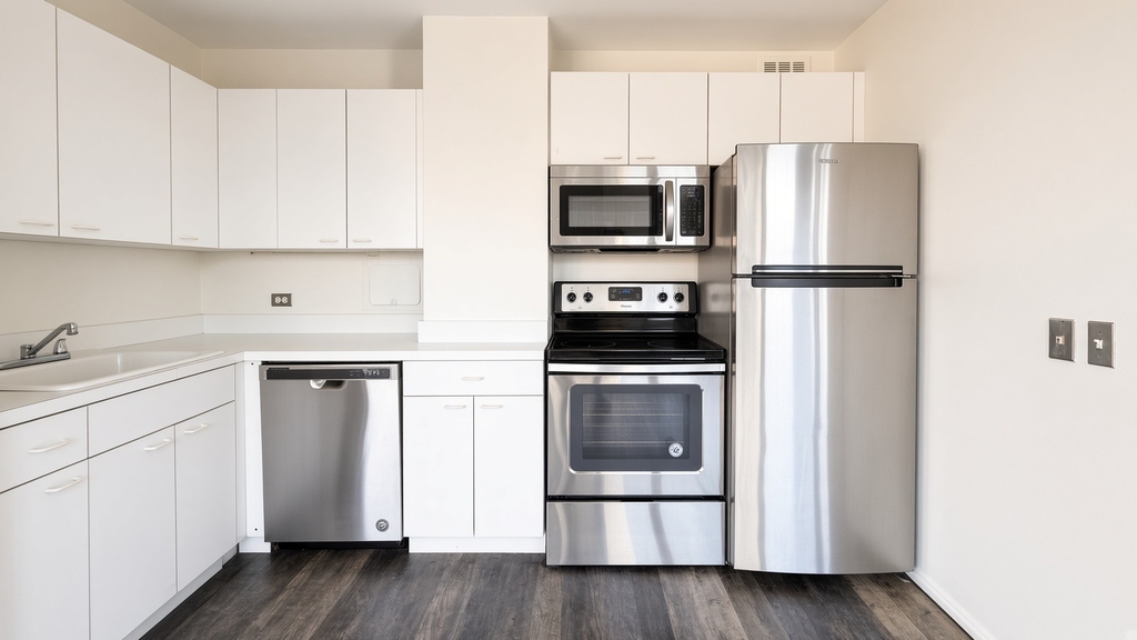 2400 N Lakeview Avenue - Photo 2