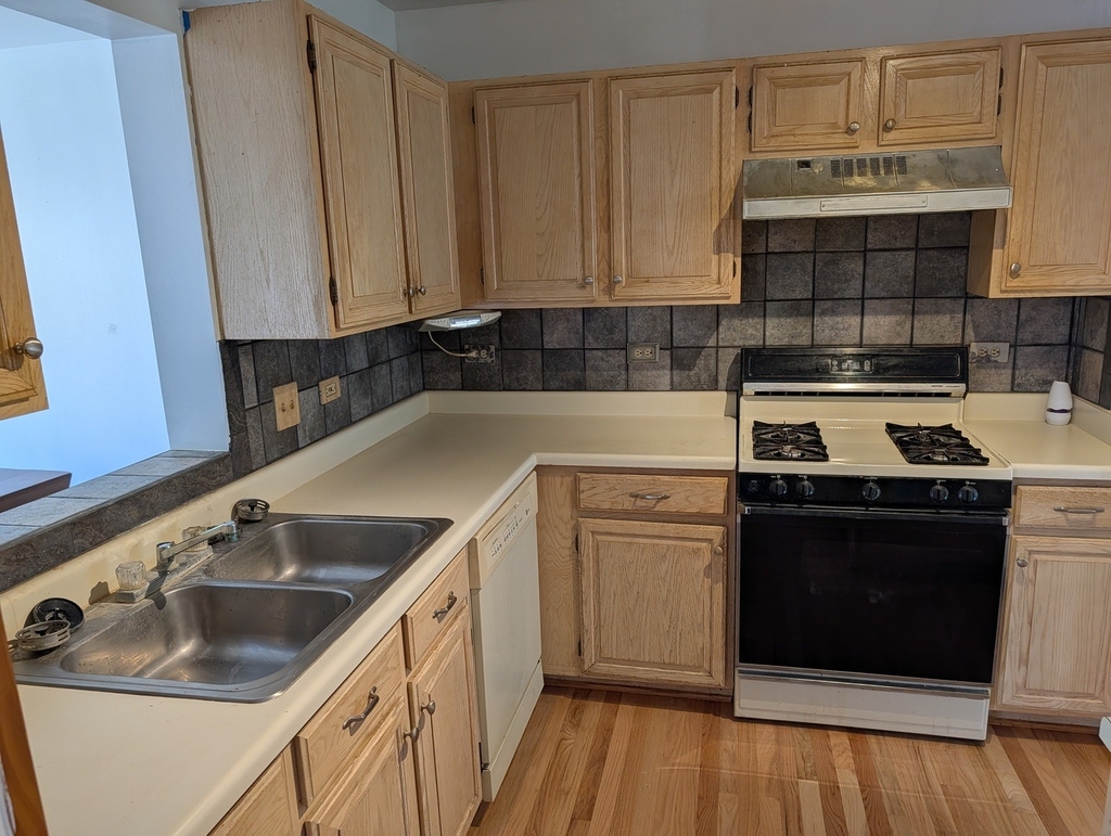 843 E Princeton Circle - Photo 6