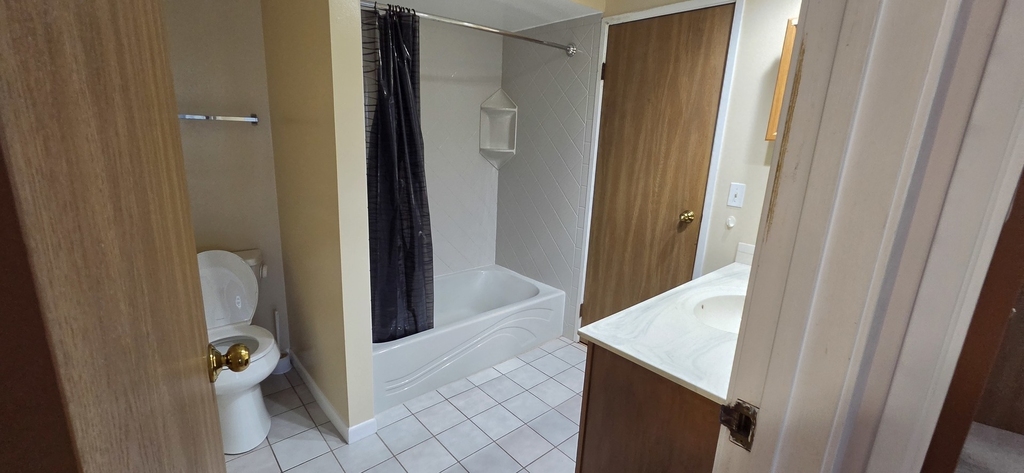 940 N Lakeside Drive - Photo 4