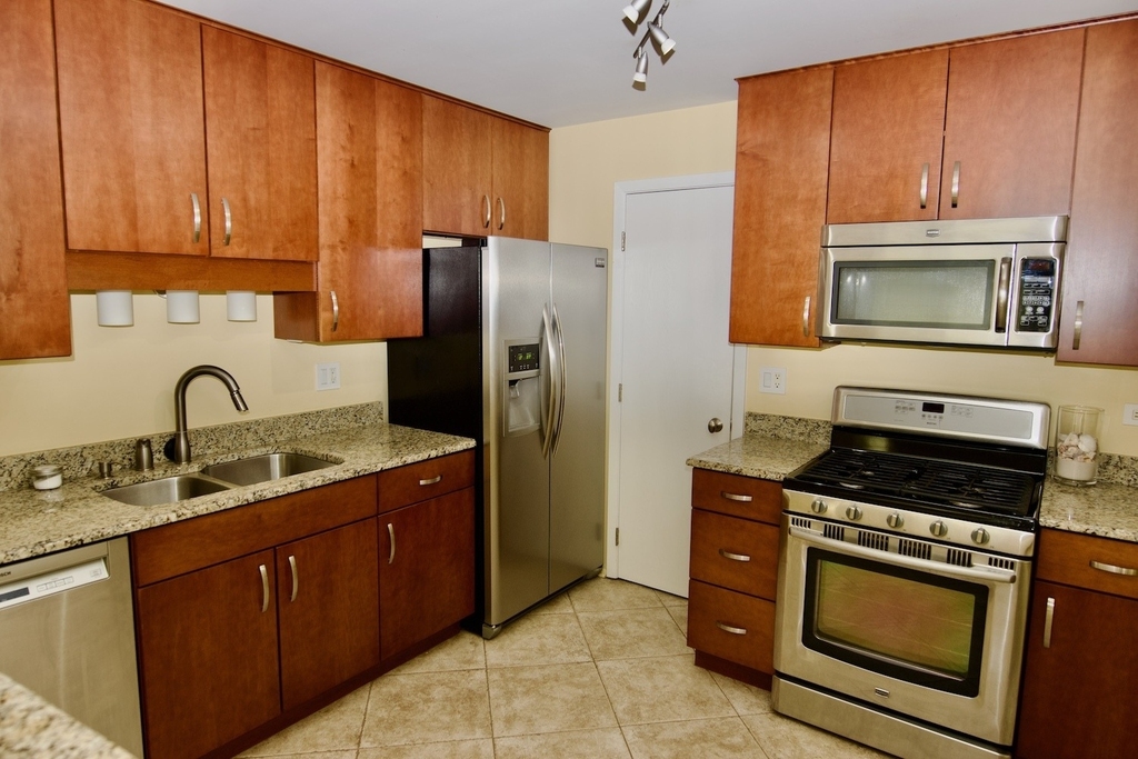 1047 Auburn Lane - Photo 5