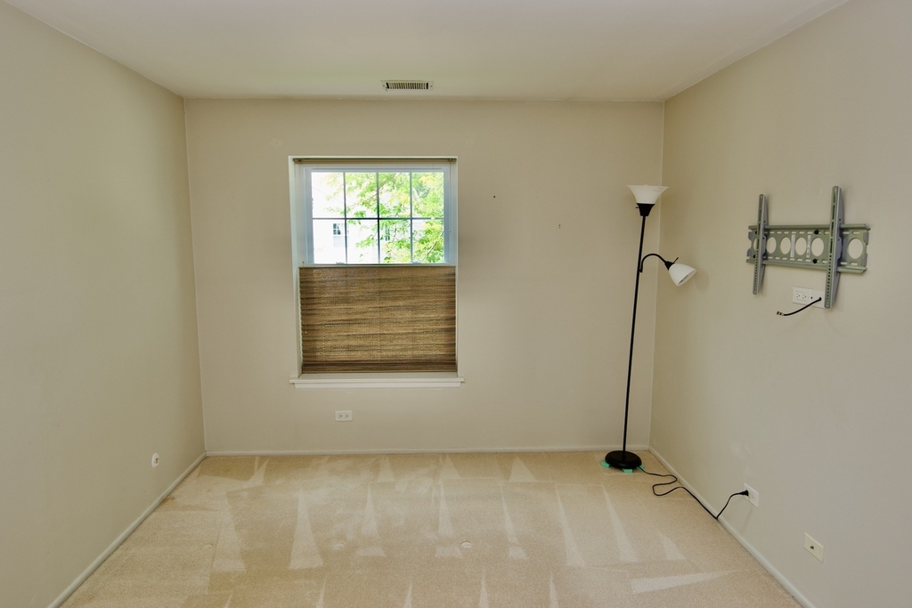 1047 Auburn Lane - Photo 11