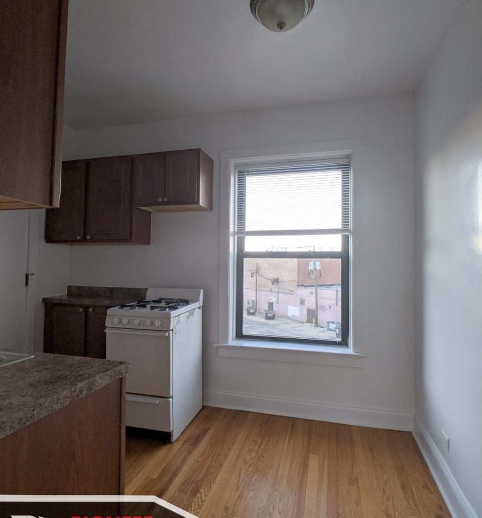 2651 N Spaulding Avenue - Photo 3