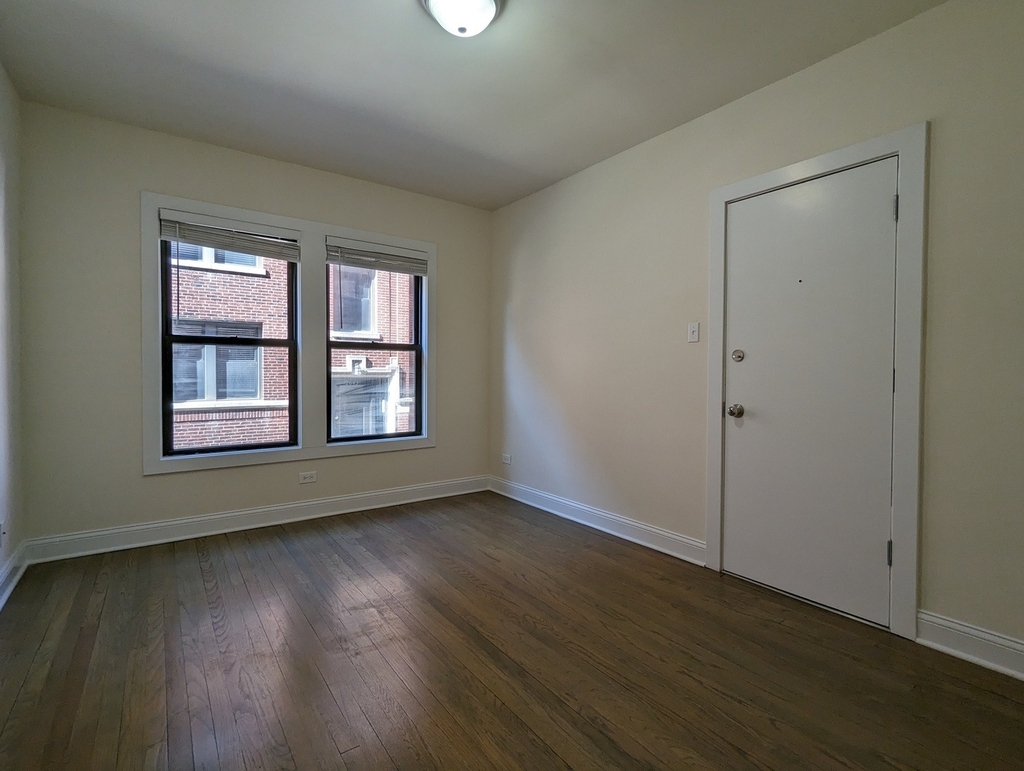 2641 N Spaulding Avenue - Photo 13