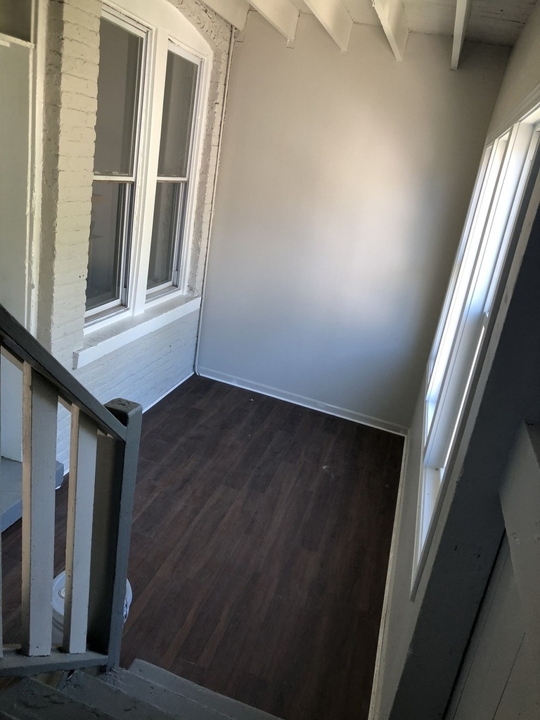 827 W 33rd Place - Photo 19