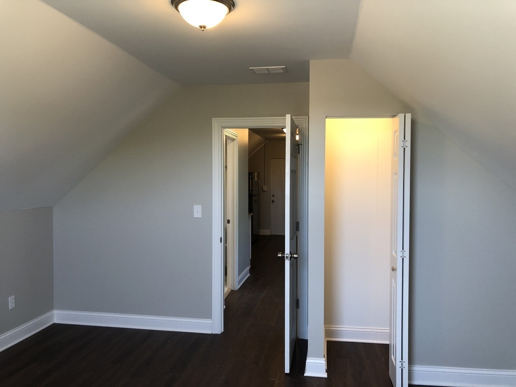 827 W 33rd Place - Photo 17