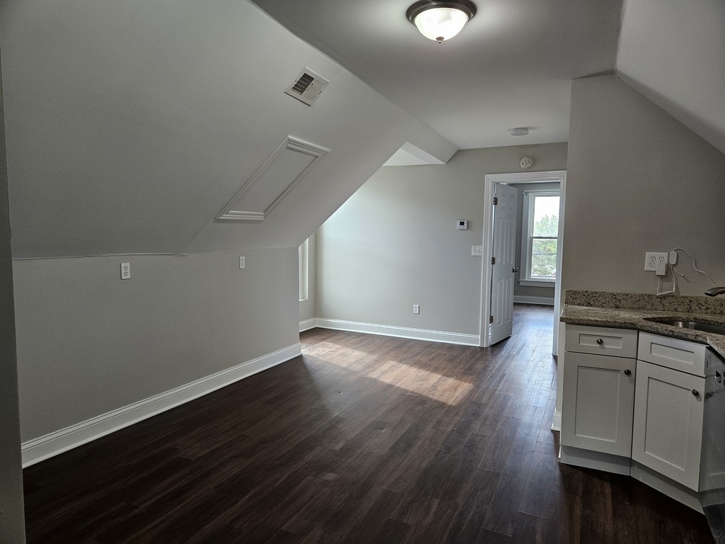827 W 33rd Place - Photo 6