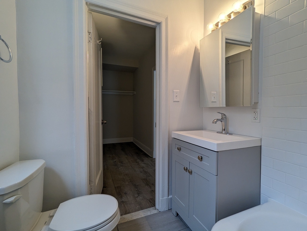 3335 W Diversey Avenue - Photo 6