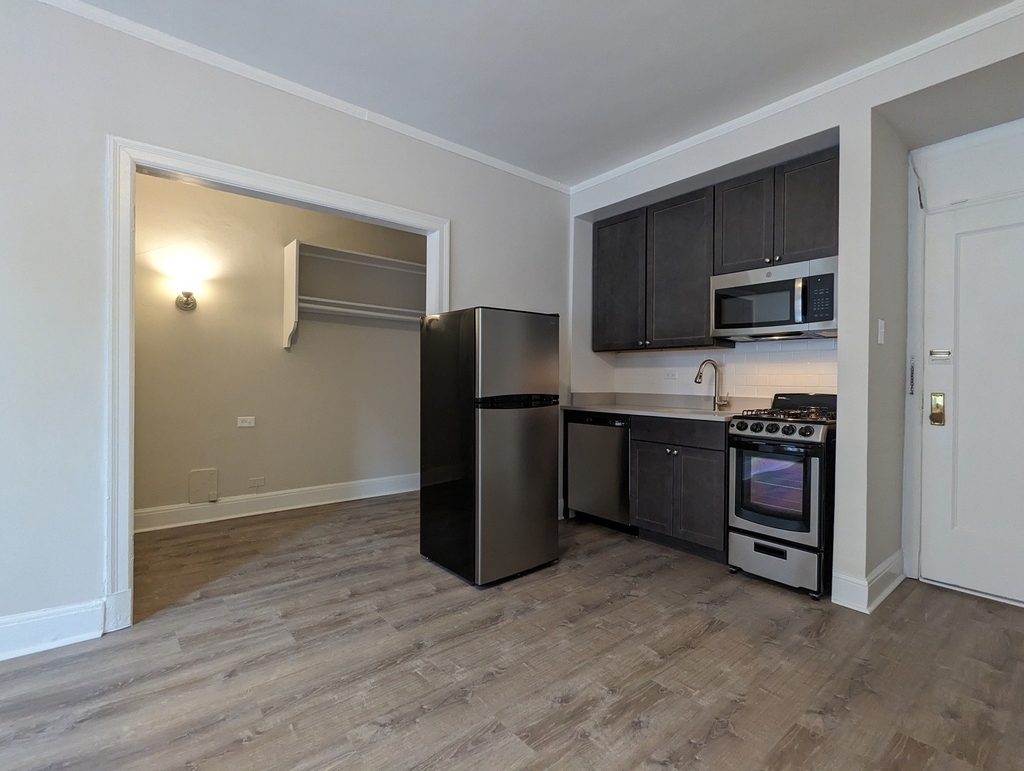 3335 W Diversey Avenue - Photo 9