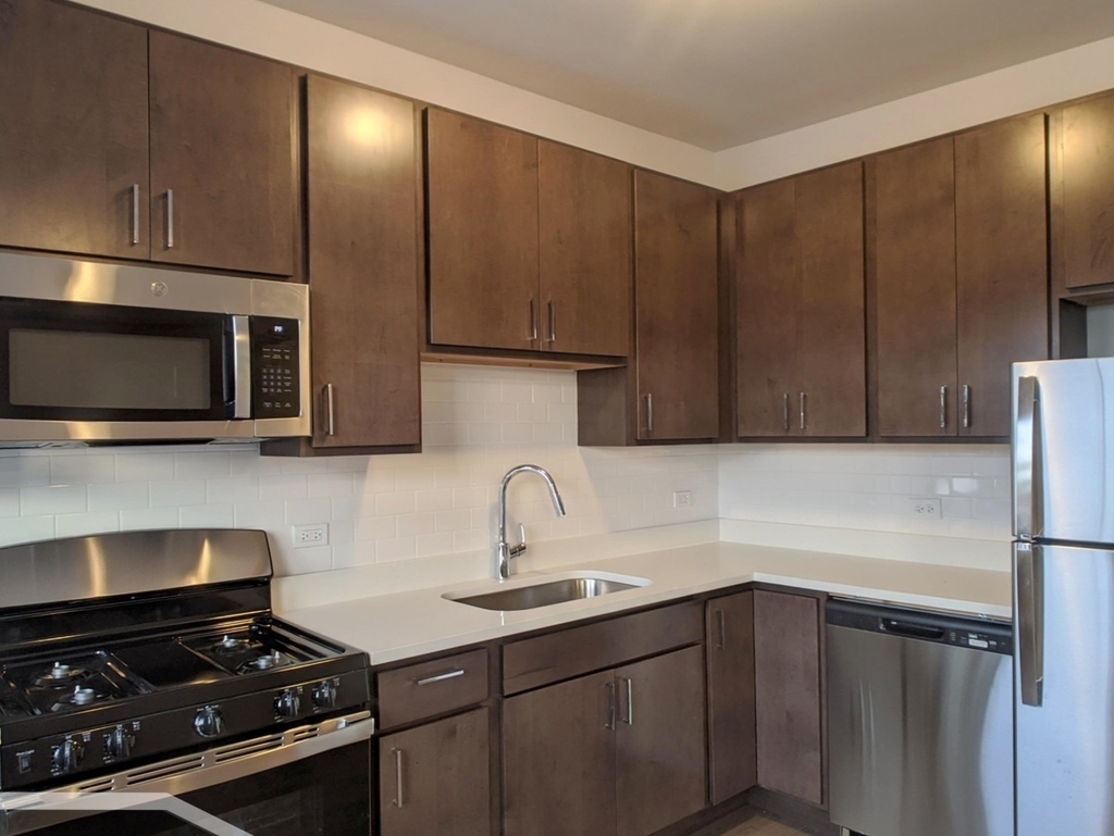 3407 W Fullerton Avenue - Photo 7