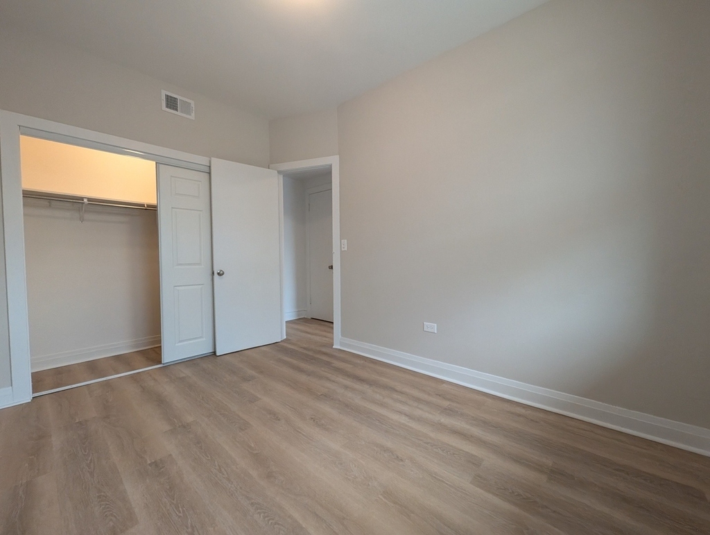 2640 N Milwaukee Avenue - Photo 6