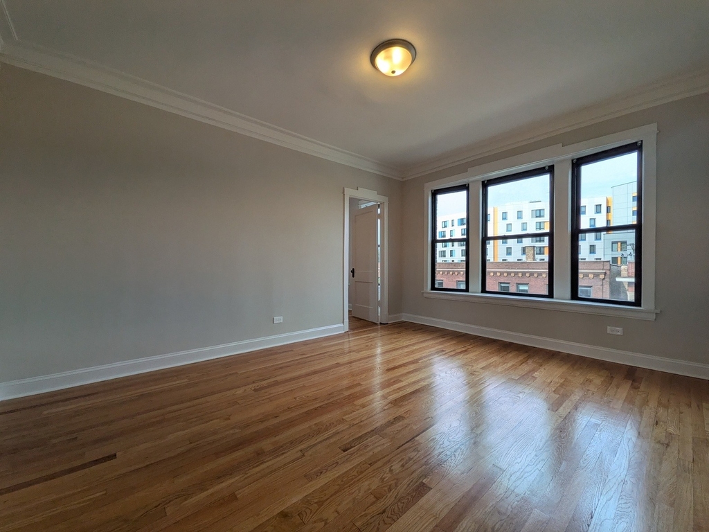 2640 N Milwaukee Avenue - Photo 1