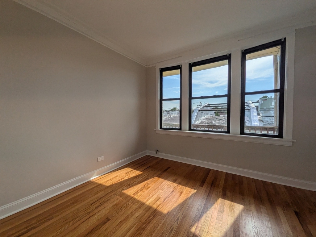 2640 N Milwaukee Avenue - Photo 9