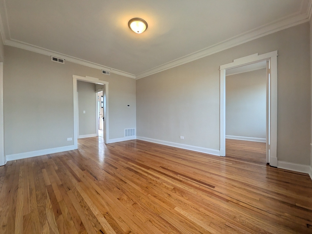 2640 N Milwaukee Avenue - Photo 3