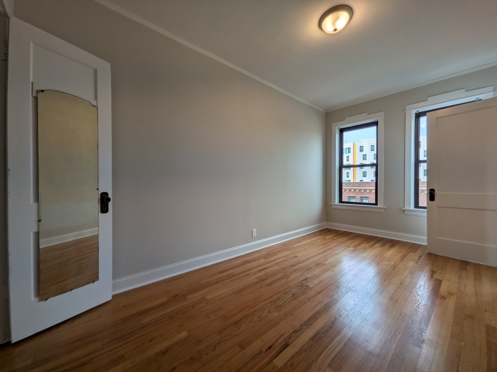 2640 N Milwaukee Avenue - Photo 6