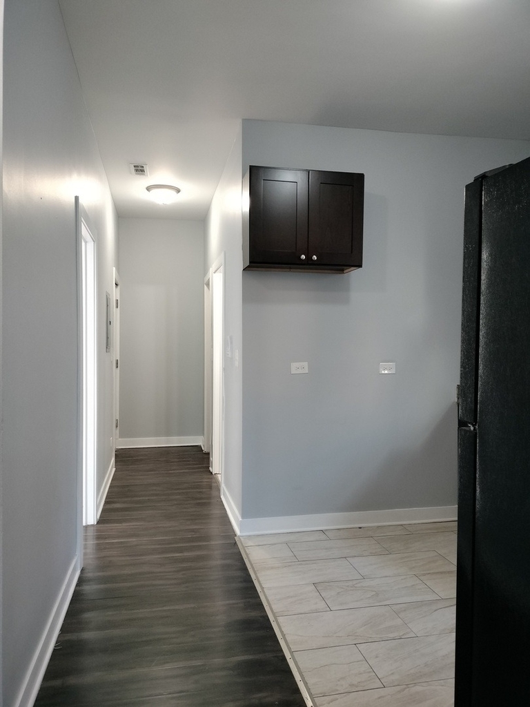 1945 W 48th Street - Photo 6