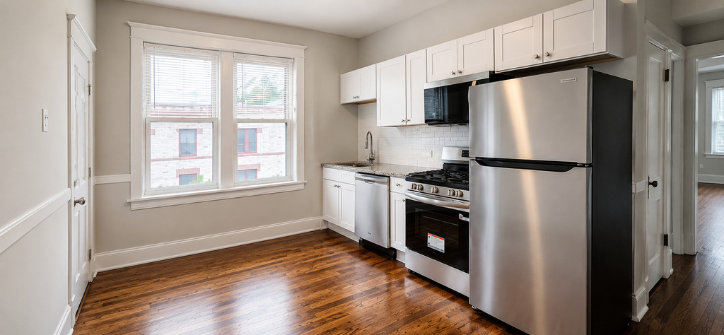 901 N Leavitt Street - Photo 20