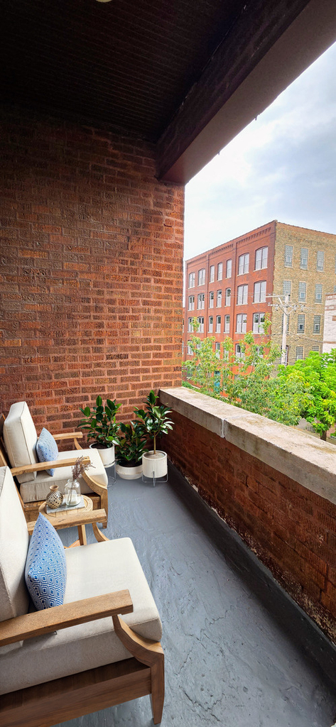901 N Leavitt Street - Photo 19