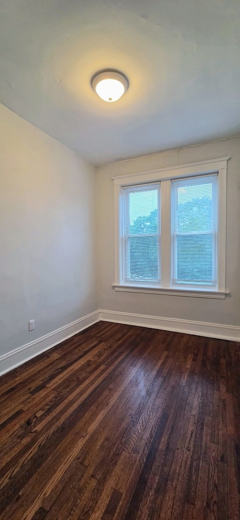 901 N Leavitt Street - Photo 6
