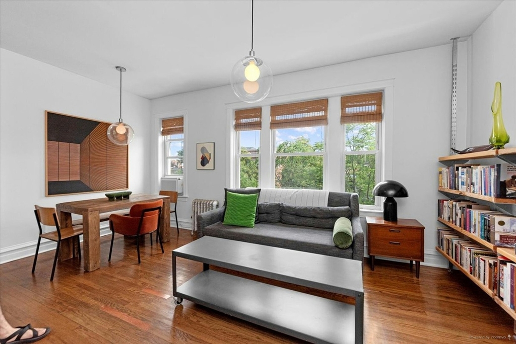 4862 N Ashland Avenue - Photo 1