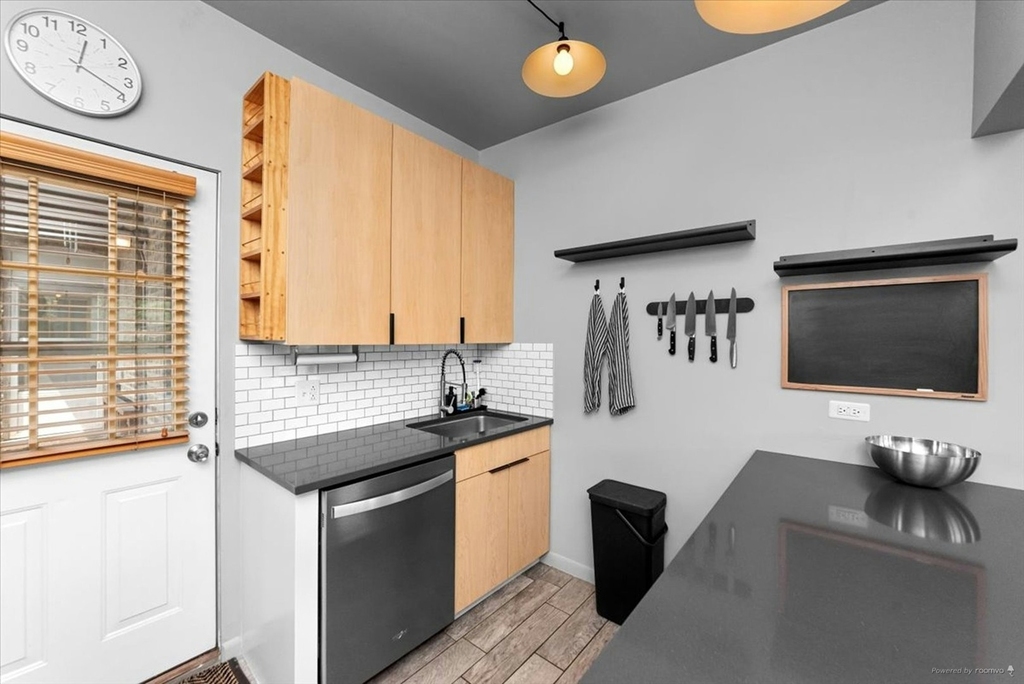 4862 N Ashland Avenue - Photo 5