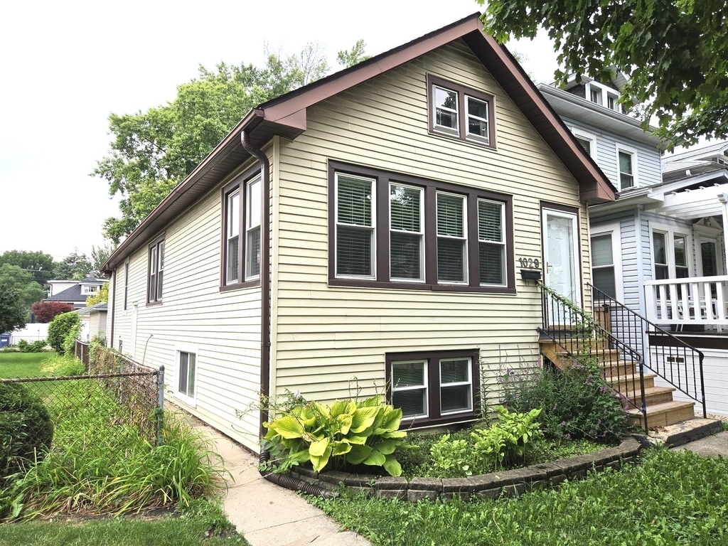 1029 S Elmwood Avenue - Photo 0