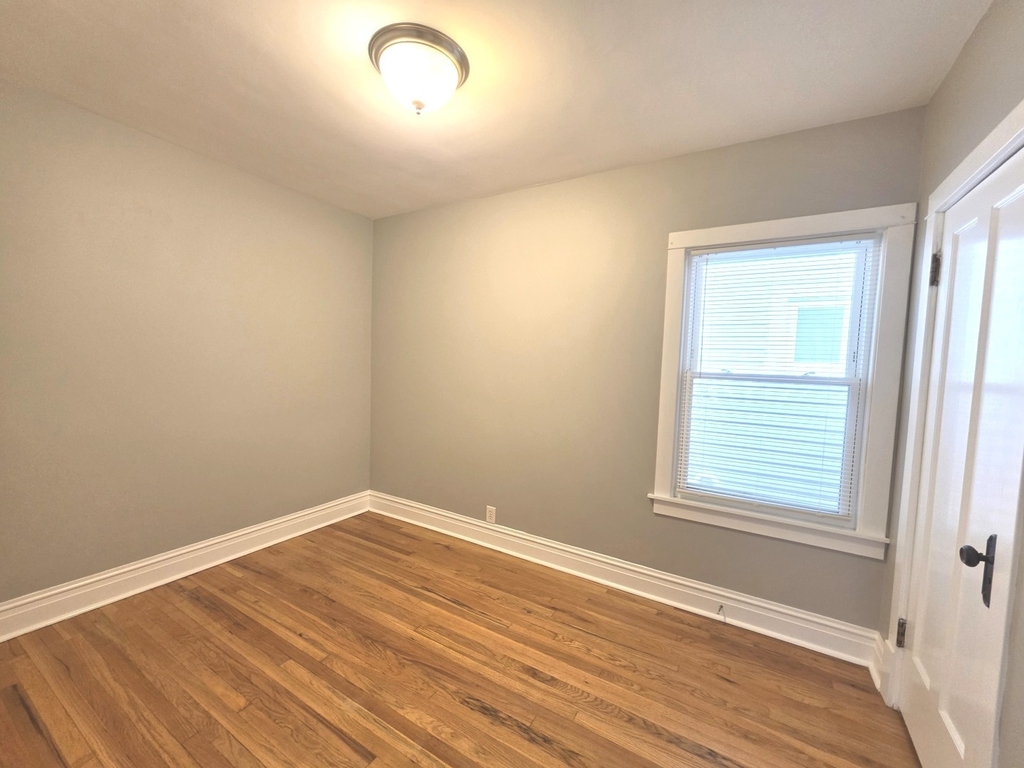 1029 S Elmwood Avenue - Photo 6