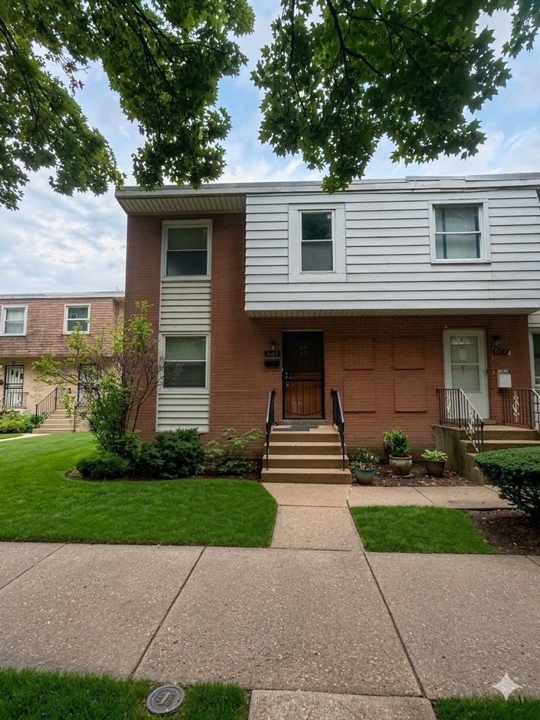6525 N Kedzie Avenue - Photo 0
