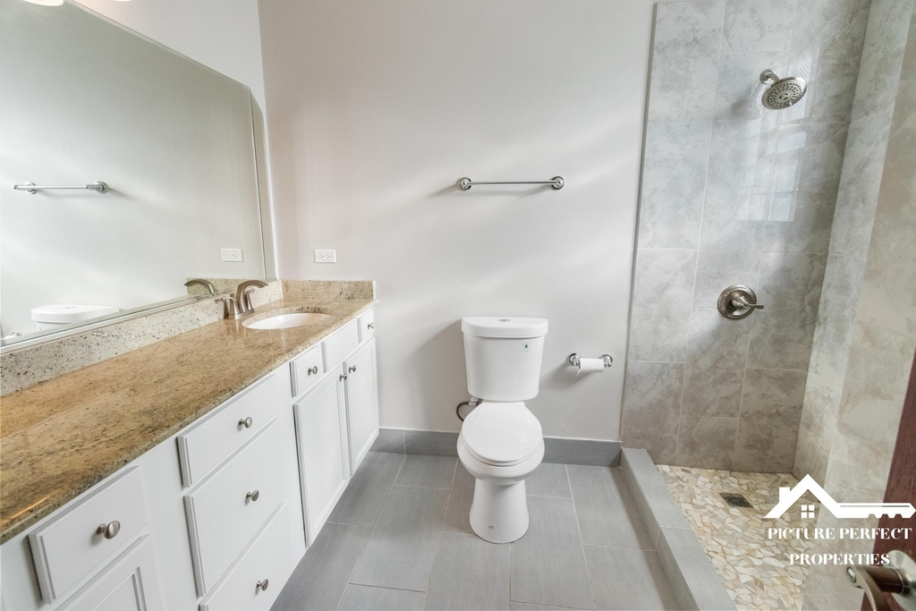 1437 E 65th Place - Photo 9
