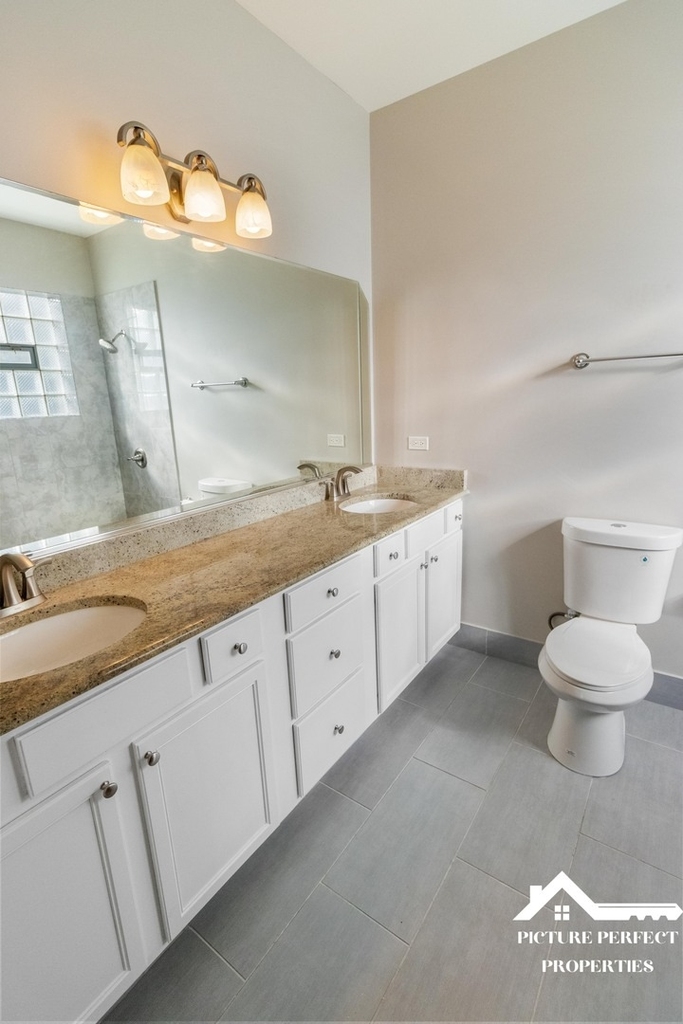 1437 E 65th Place - Photo 10