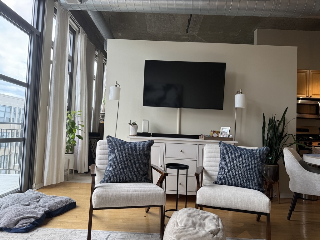900 N Kingsbury Street - Photo 4