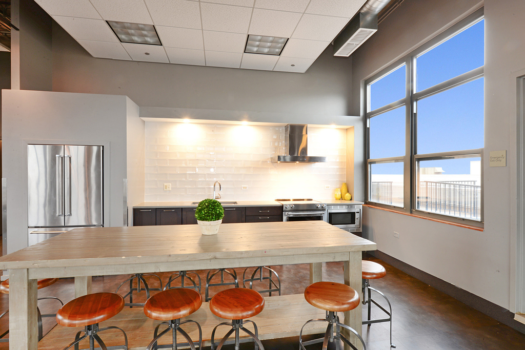 900 N Kingsbury Street - Photo 12