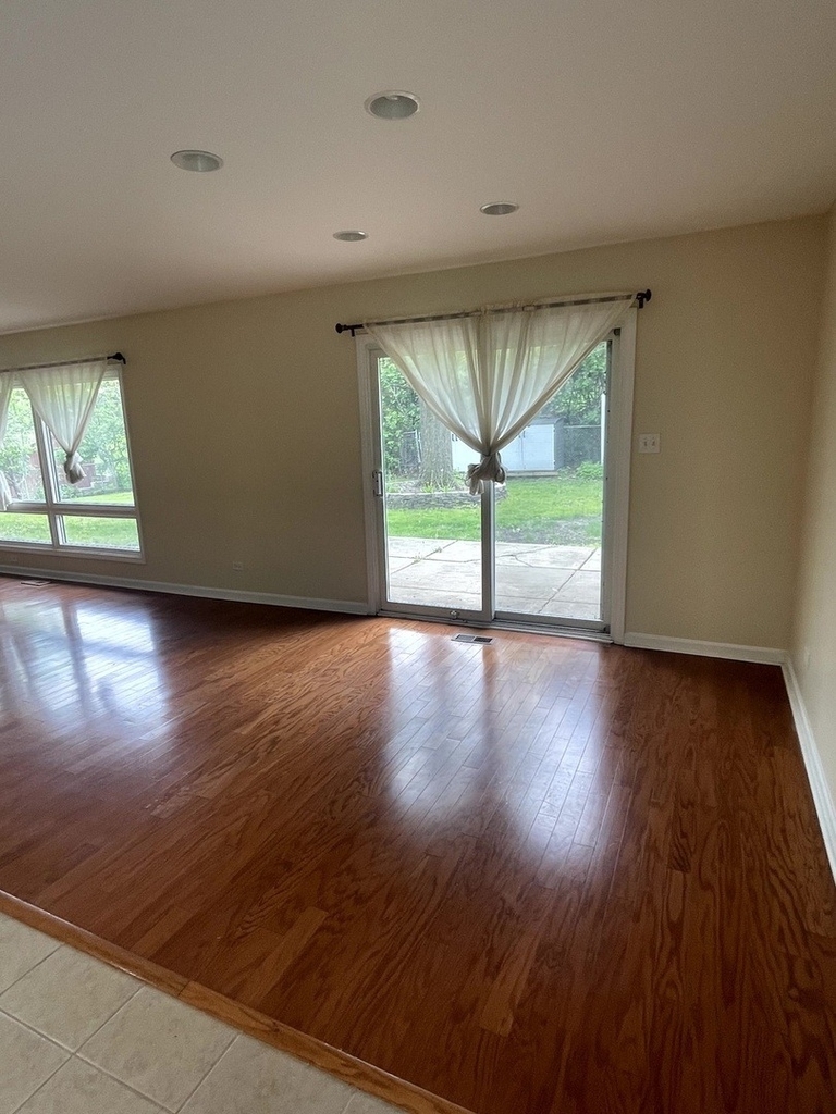 2s525 Lloyd Avenue - Photo 14