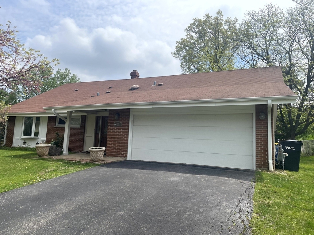 2s525 Lloyd Avenue - Photo 0