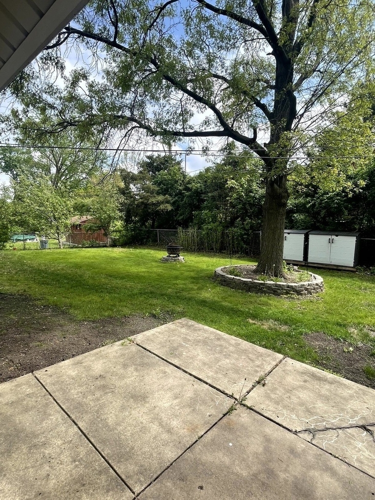 2s525 Lloyd Avenue - Photo 28