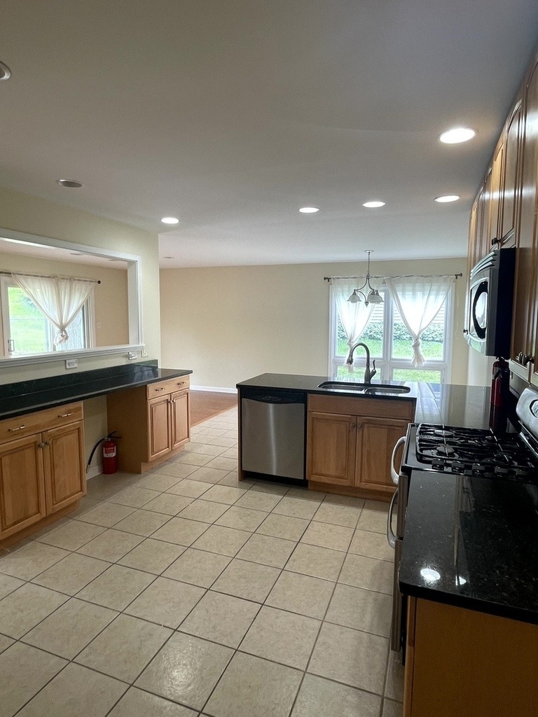2s525 Lloyd Avenue - Photo 7