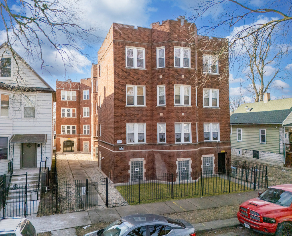 7626 S Drexel Street - Photo 0